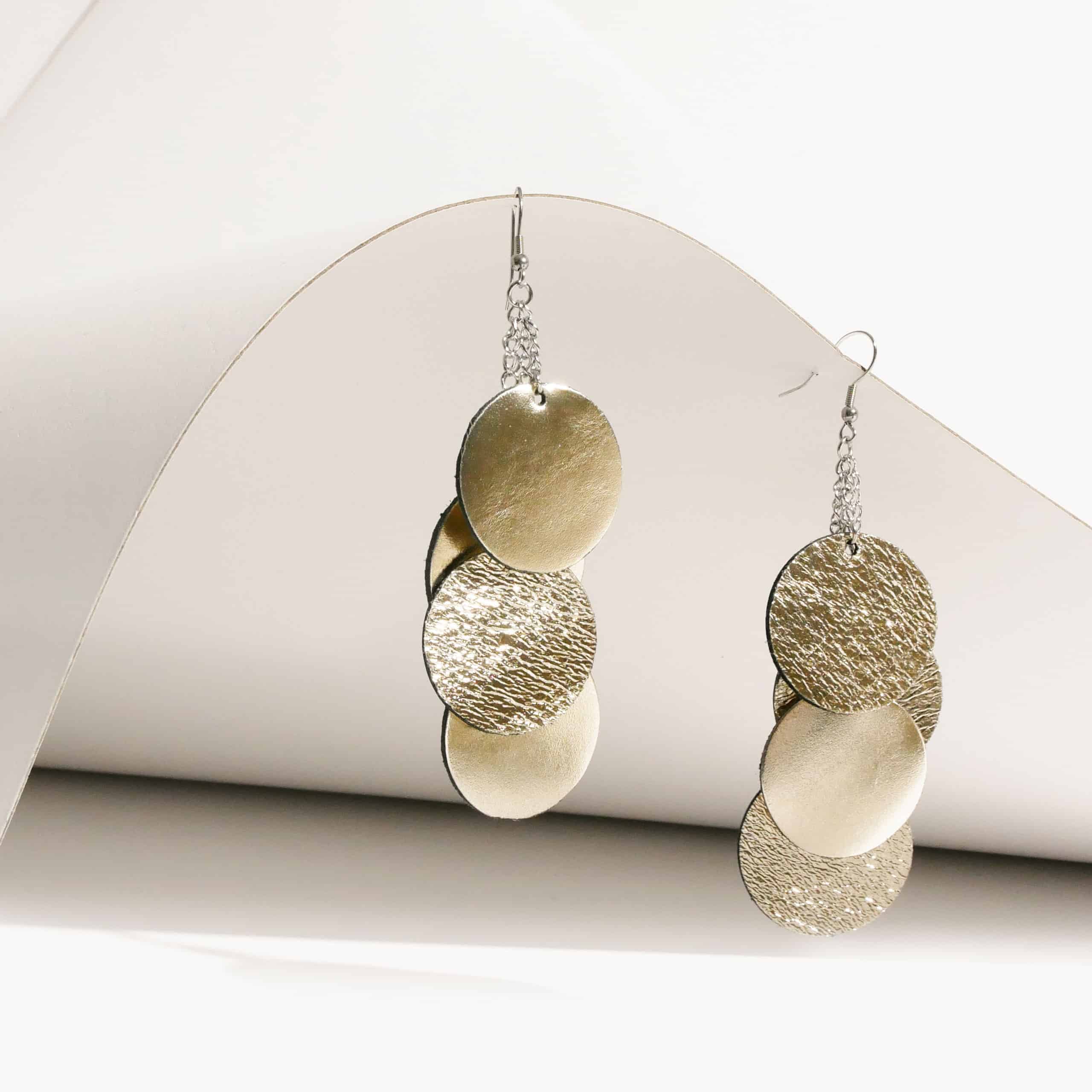 Kultaiset Dance Disco korvakorut.