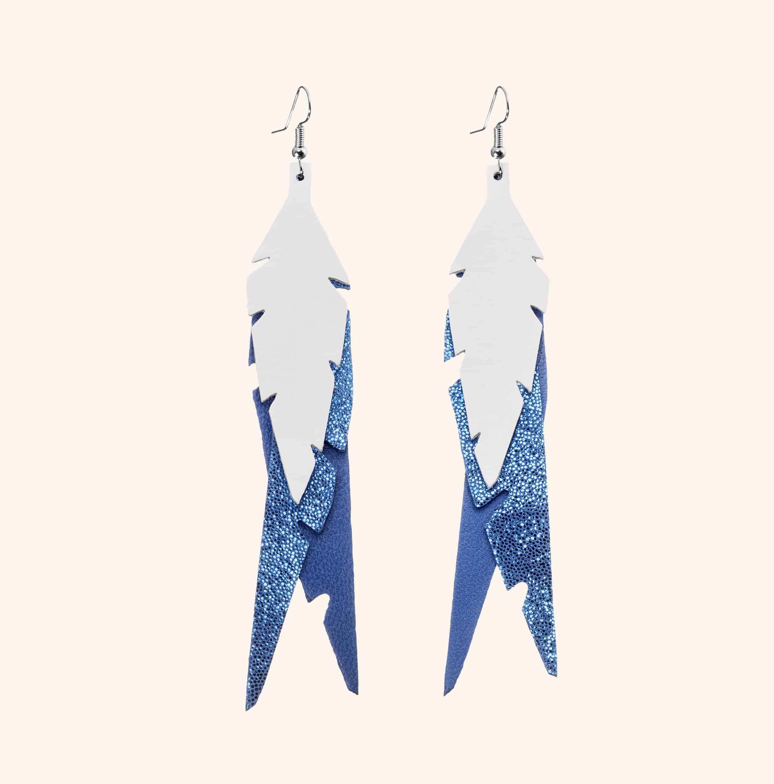 FEATHERS FAB BLUE WHITE scaled 1