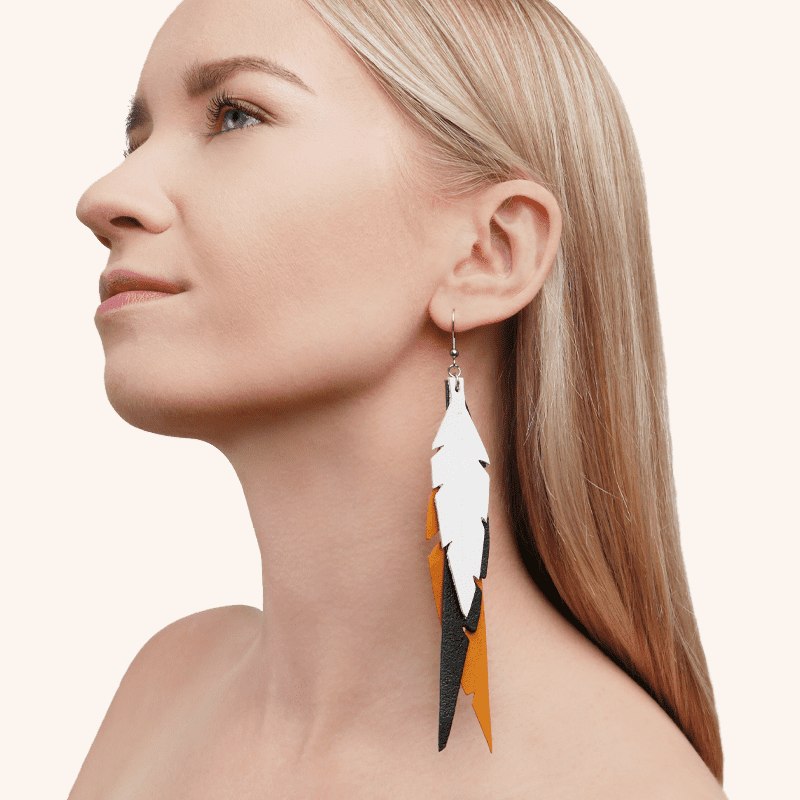 FEATHERS Fabulous Okra Black White