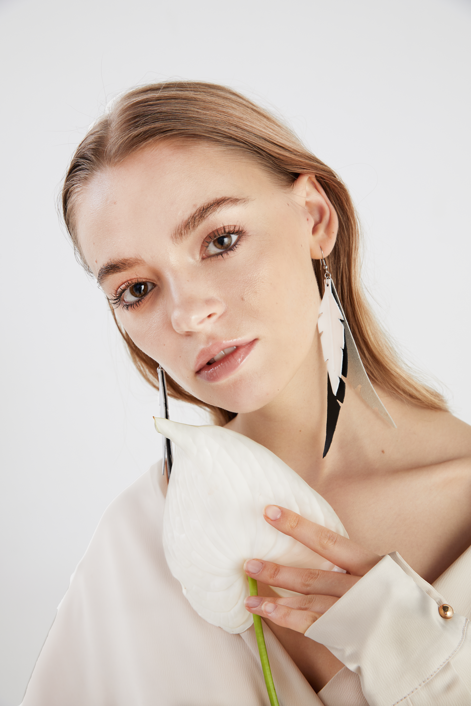 FEATHERS Fabulous beige black