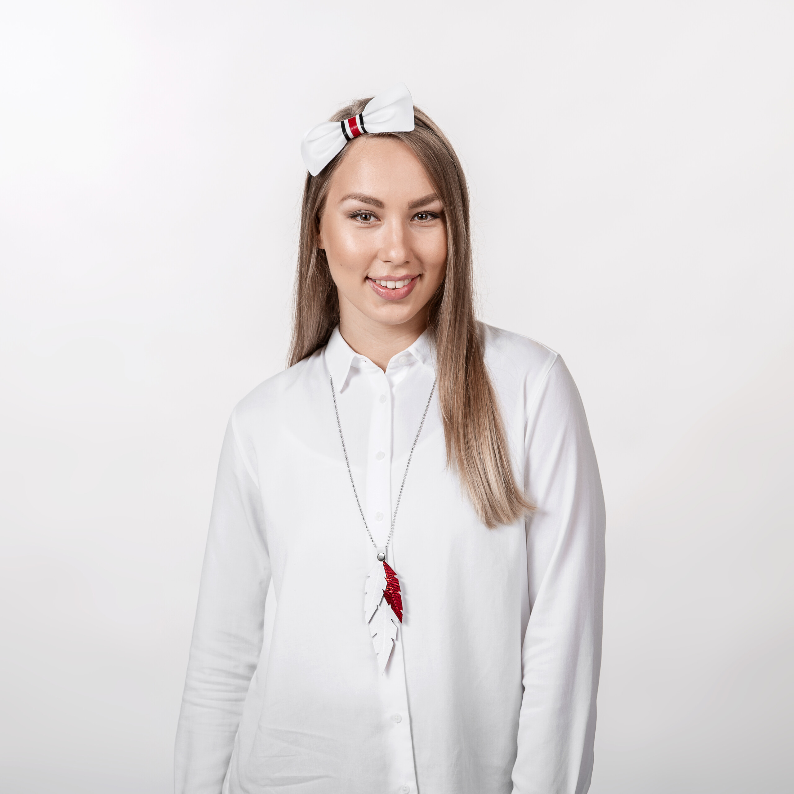 Kaulakoru ja hiusklipsu scaled